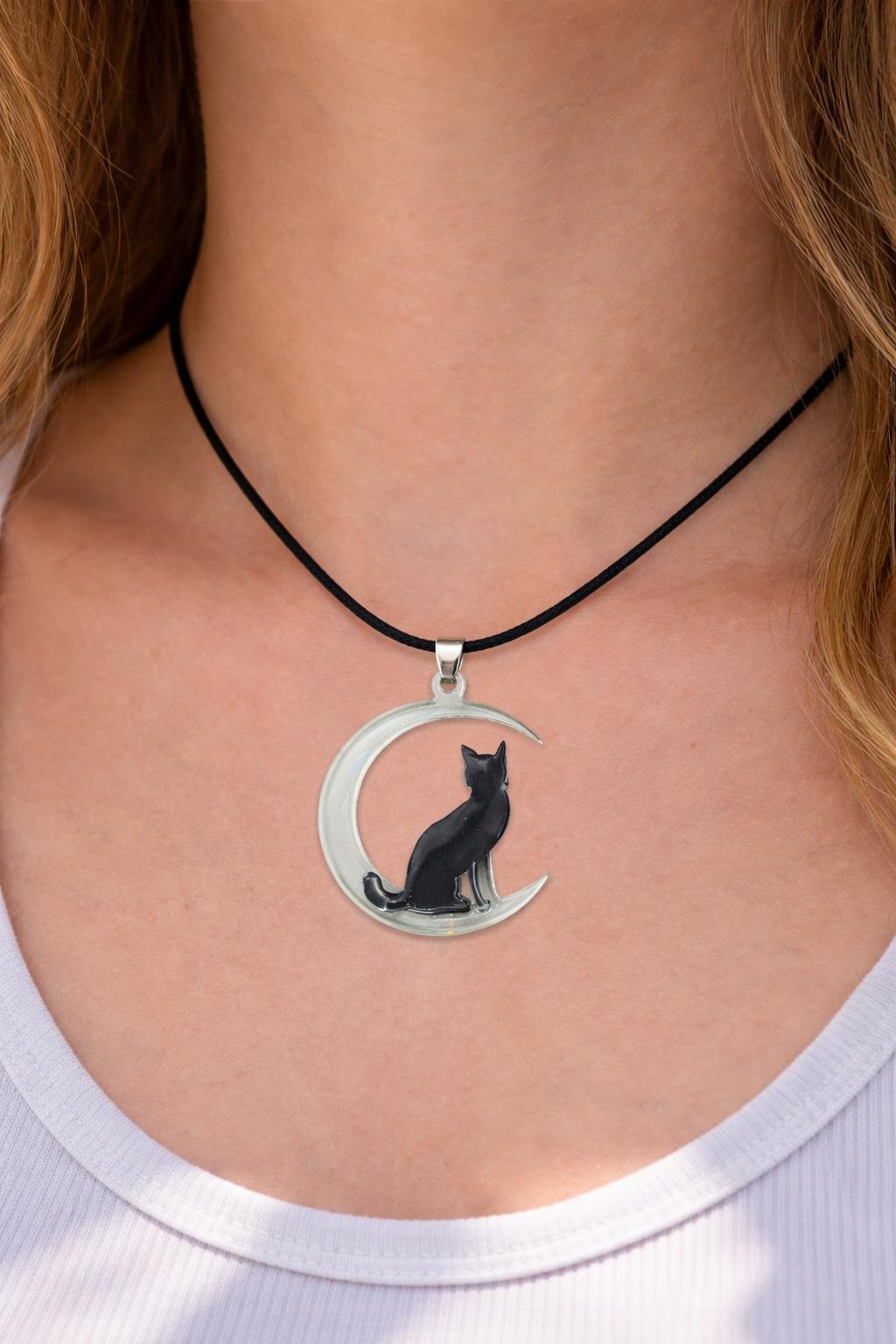 Colier handmade cu pisică – glow in the dark - imagine 2